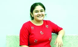 'പിതാവിന്റെ മരണത്തിലും ആയുഷിക്ക് പങ്കുണ്ടാകാം'! ,അമ്മയെ കൊന്ന നിയമവിദ്യാര്ഥിനിക്കെതിരേ അമ്മാവന്