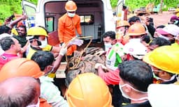 കള്ളാടി മണ്ണിടിച്ചില്: ഒരു മൃതദേഹം കൂടി കണ്ടെത്തി, മരണം 8