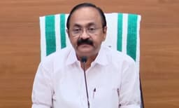 ദുരിതാശ്വാസ പ്രവർത്തനത്തിന് നാഥനില്ല; മുഖ്യമന്ത്രിയുടെ സ്വകാര്യ പരിപാടികളെ വിമർശിച്ച് ദേശാഭിമാനി