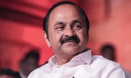 അന്ന് വിമർശിച്ച ഹെലികോപ്ടർ ധൂർത്ത് ഇന്ന് മുഖ്യമന്ത്രിക്ക് തിരിച്ചടി; വിശദീകരണവുമായി പാർട്ടി വൃത്തങ്ങൾ