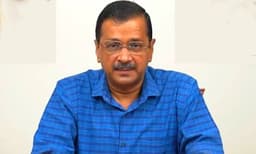 ഇൻസ്റ്റ നിയന്ത്രണത്തിൽ മെറ്റ കെജ്രിവാളിന് മറുപടി നൽകിയില്ല; മോദിക്ക് മുന്നിൽ ഇത്രയും തലകുനിക്കേണ്ട എന്ന് കുറ്റപ്പെടുത്തൽ