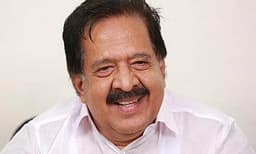 ഗുണ്ടാ നേതാവ് അര്ജുന് ആയങ്കിക്കെതിരെ വെടിവെയ്ക്കാന് ഉത്തരവിട്ടിട്ടില്ല: രമേശ് ചെന്നിത്തല