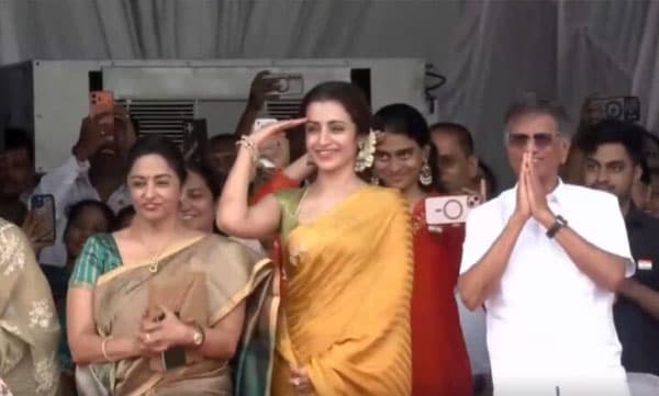 തമിഴ്നാട് സര്ക്കാരിന്റെ സ്വാതന്ത്ര്യദിനാഘോഷത്തില് തൃഷയും; വിജയ്യുടെ മാതാപിതാക്കള്ക്കൊപ്പം മുന്നിരയില് സീറ്റ്