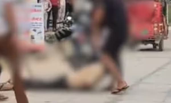 യുവാവിനെ ഇരുമ്പ് ദണ്ഡുകൾ കൊണ്ട് മർദ്ദിച്ച് അവശനാക്കി, റോഡിലൂടെ വലിച്ചു, ശരീരത്തിൽ മൂത്രമൊഴിച്ചു!