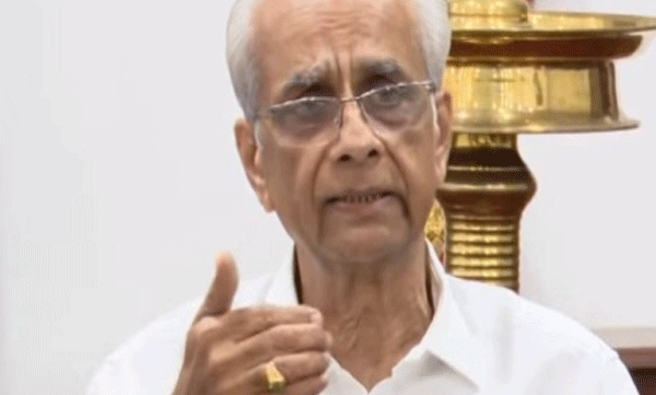 ‘പമ്പയിൽ തുണി ഉപേക്ഷിക്കുന്നത് ആചാരമല്ല, ദുരാചാരം’; വാഹനത്തിന് മുന്നിൽ കർപ്പൂരം കത്തിക്കരുതെന്നും ദേവസ്വം ബോർഡ്