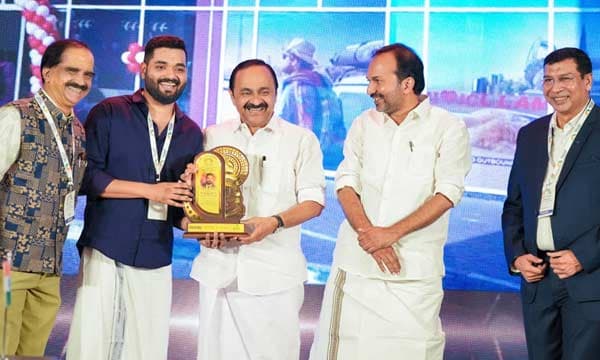 ഇൻഡോ-അറബ് കണക്ട് 2026: അമൽജിത്ത് മേനോന് 'യങ് എന്റർപ്രണർ' പുരസ്കാരം