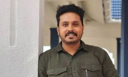 ' സിനിമ പൊട്ടിയാല് വീണ്ടും അറ്റാക്ക് വരുമോ എന്ന് ഭയന്നു, എന്റെ പേര് എഴുതി കാണിക്കുമ്പോള് ഉമ്മ തിയേറ്ററില് ഉണ്ടാകണമായിരുന്നു ' ; നഹാസ് ഹിദായത്ത്
