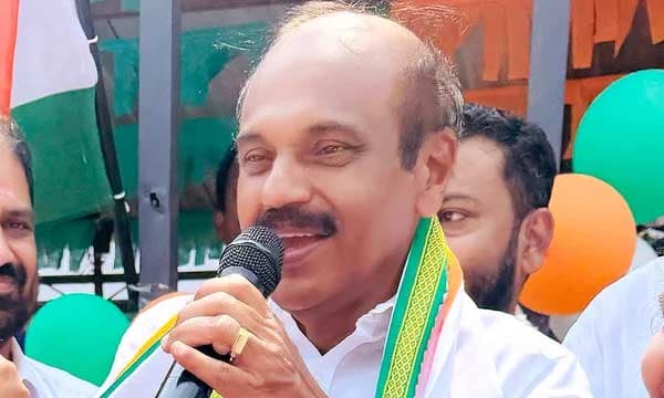വേണ്ടത്ര പരിഗണന കിട്ടുന്നില്ല ; തോമസ് ഉണ്യാടന് കേരളാകോണ്ഗ്രസിനോട് ഇടയുന്നു ; പുതിയ പാര്ട്ടി രൂപീകരിച്ചേക്കും