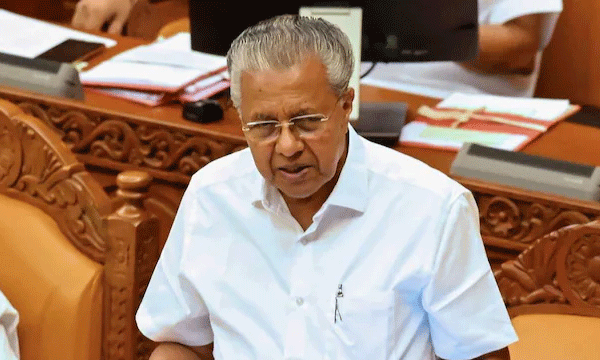 ആംബുലന്സ് തടഞ്ഞു, ആശുപത്രിയില് കയറി മര്ദ്ദിച്ചു ; തിരുവനന്തപുരം നഗരത്തിലെ സംഘര്ഷം ഗൗരവതരമെന്ന് പിണറായി